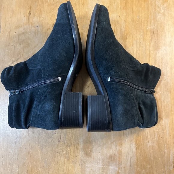 Vionic Kanela Black Suede Weather Resistant heeled Ankle Bootie zip Women's 7.5 - Picture 7 of 14